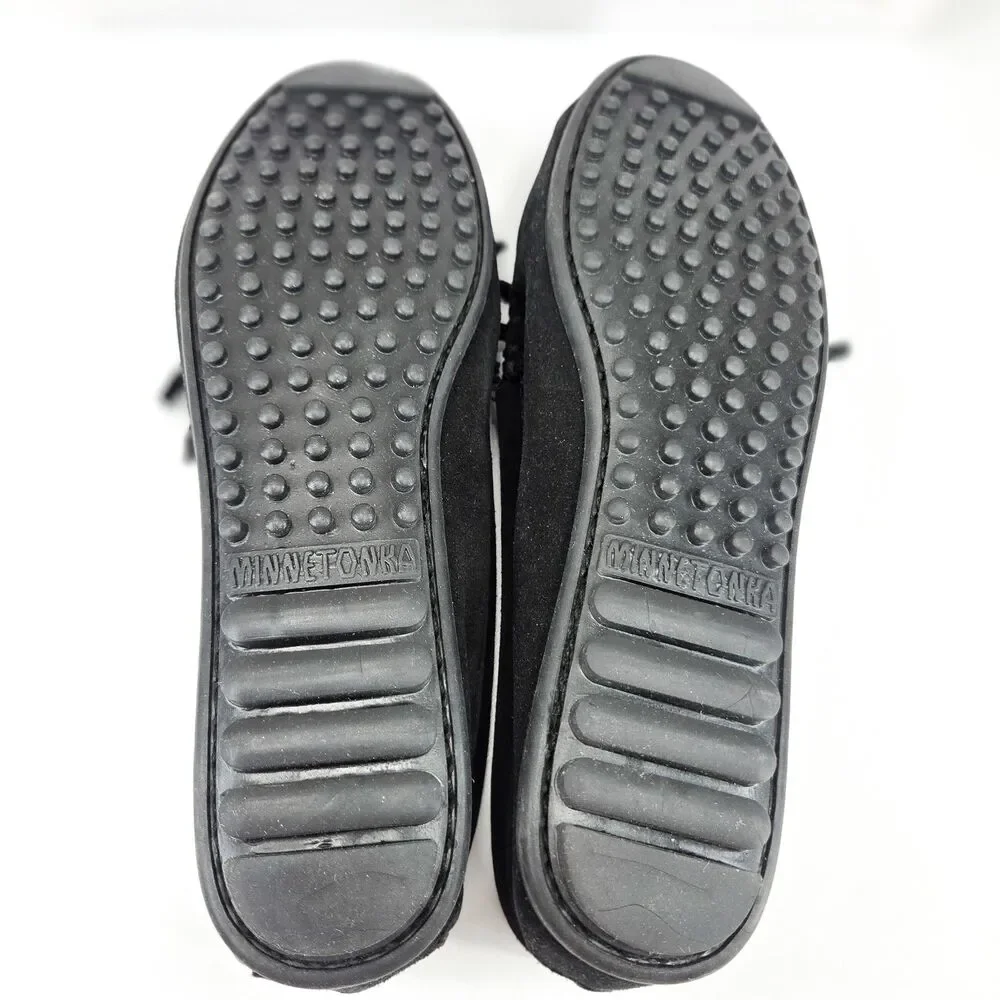 Minnetonka Kilty Hardsole Moccasins Women’s Size 7 Black Suede 400 NIB